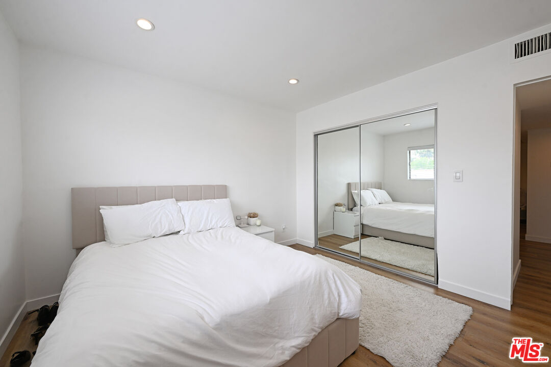 136 S Palm Dr Unit: 305