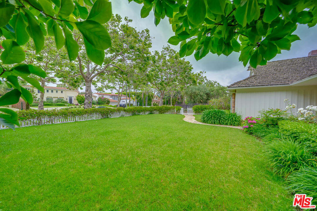 713 Walden Dr
