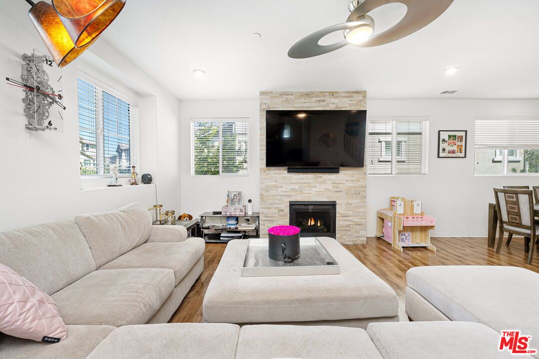 9119 Foster Ln