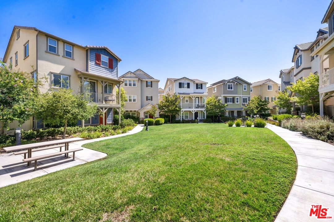 9119 Foster Ln