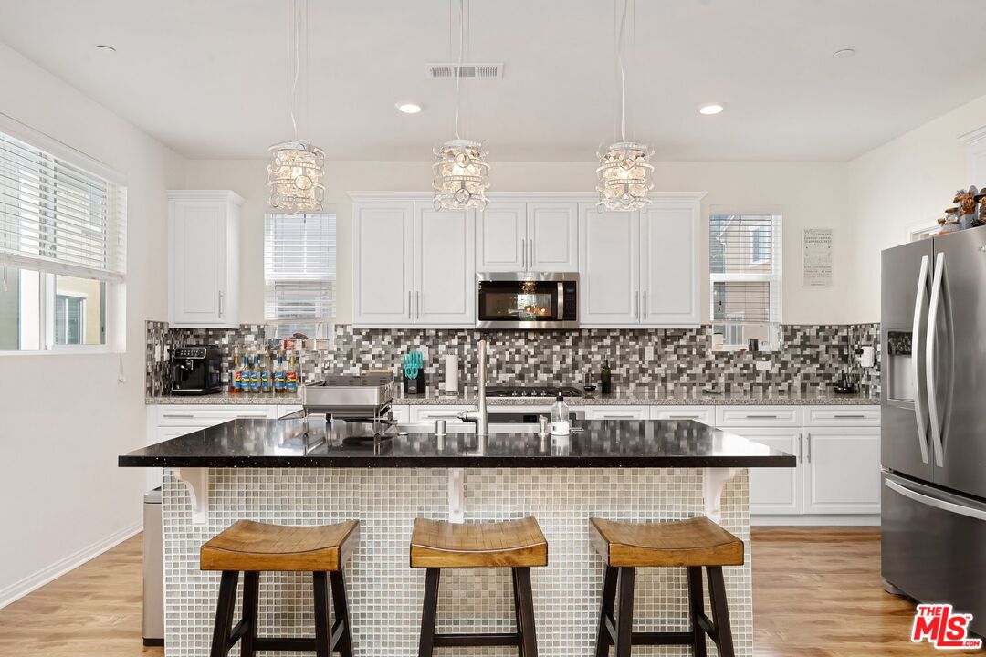 9119 Foster Ln