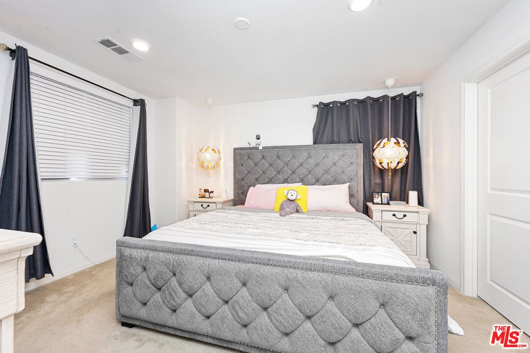 9119 Foster Ln
