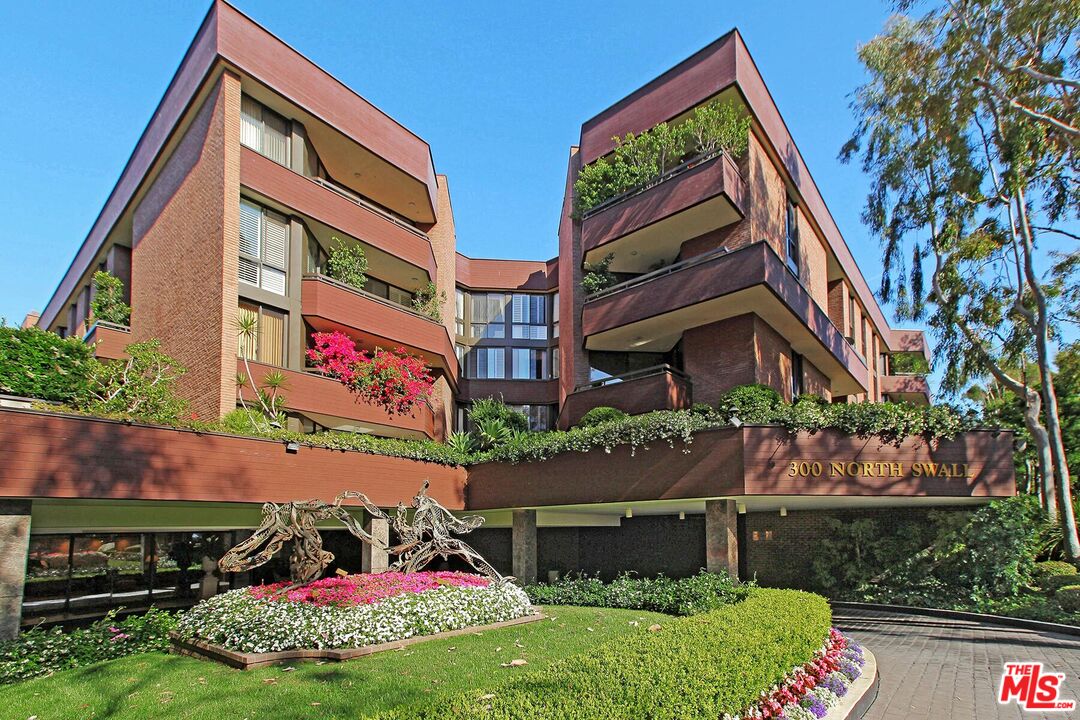 300 N Swall Dr Unit: 108