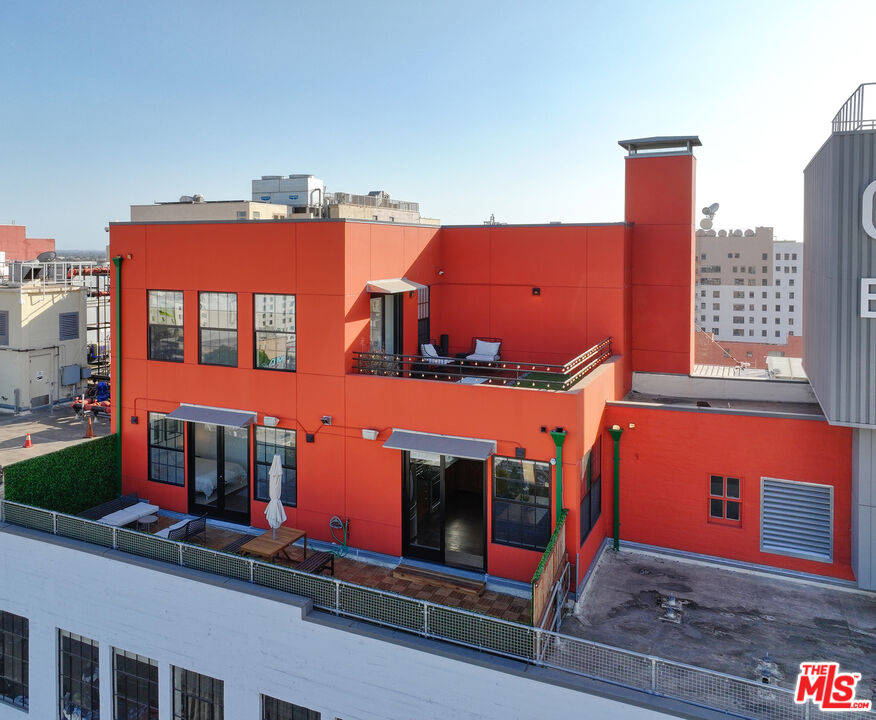 746 S Los Angeles St Unit: 1201