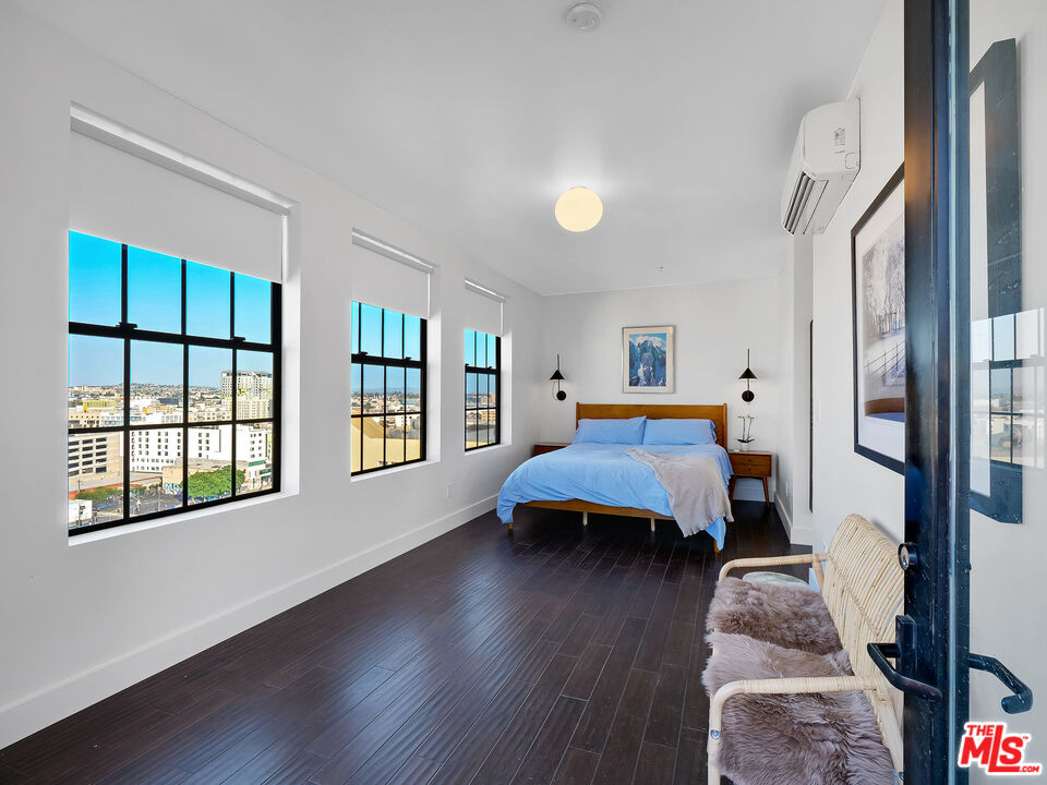 746 S Los Angeles St Unit: 1201