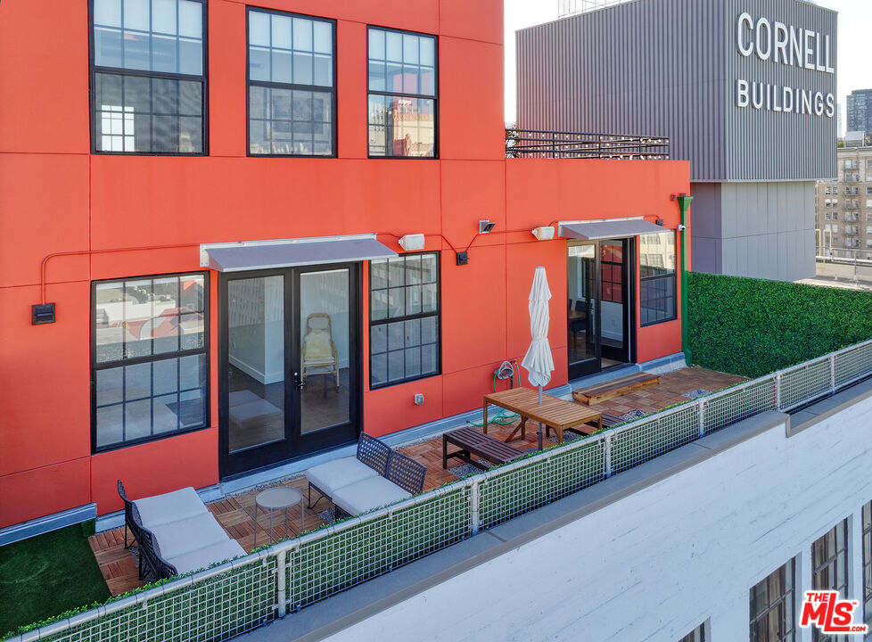 746 S Los Angeles St Unit: 1201