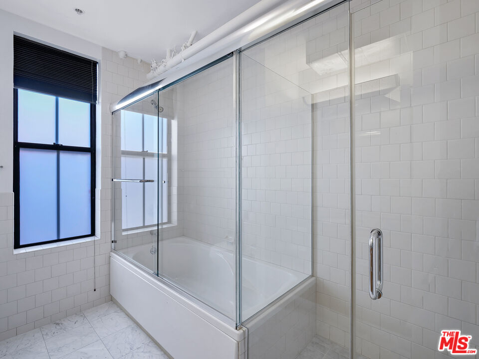 746 S Los Angeles St Unit: 1201