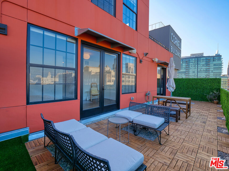 746 S Los Angeles St Unit: 1201