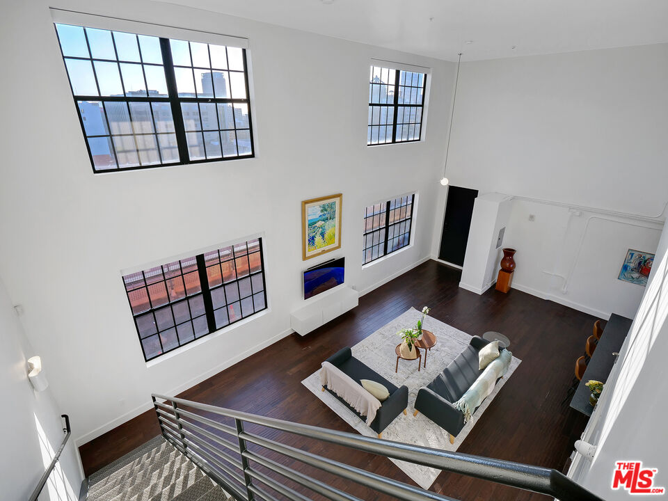 746 S Los Angeles St Unit: 1201