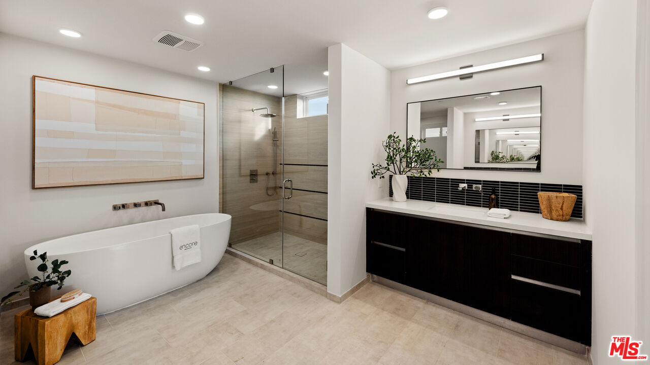 505 S Barrington Ave Unit: 410