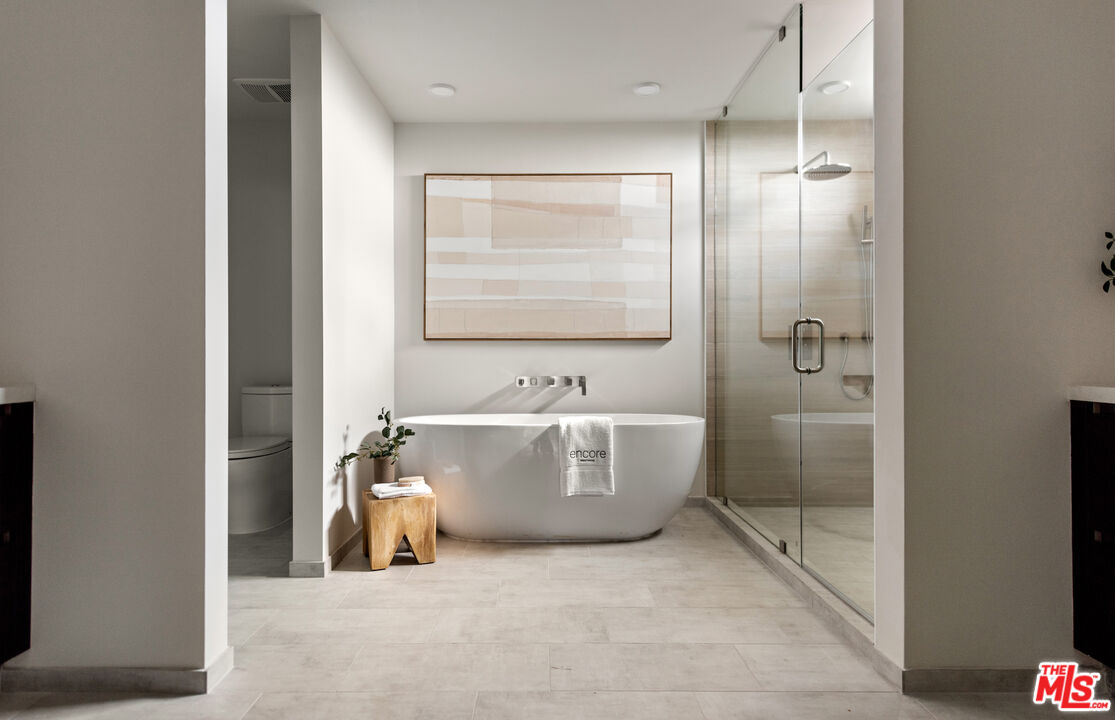 505 S Barrington Ave Unit: 410