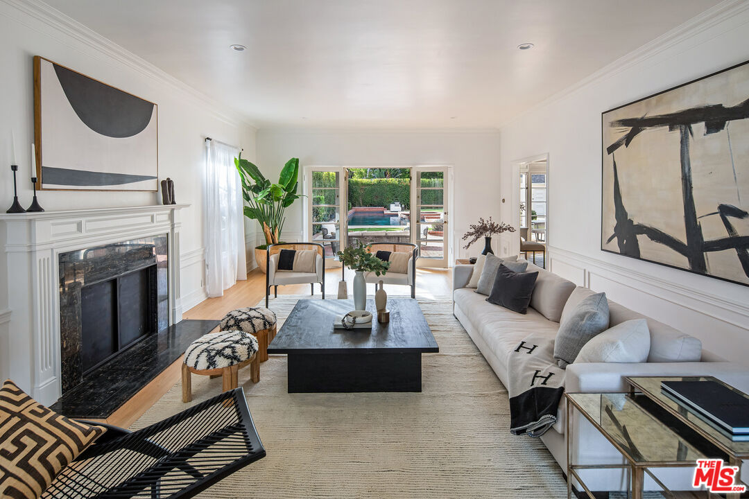 625 N Sierra Dr