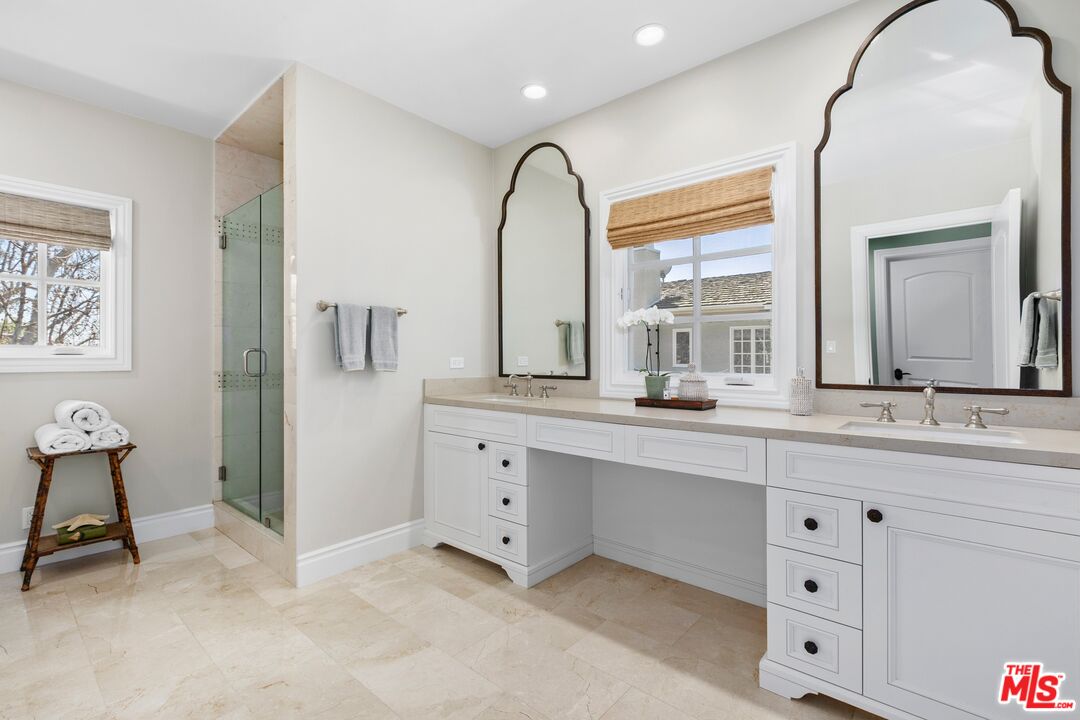 1185 Corsica Dr