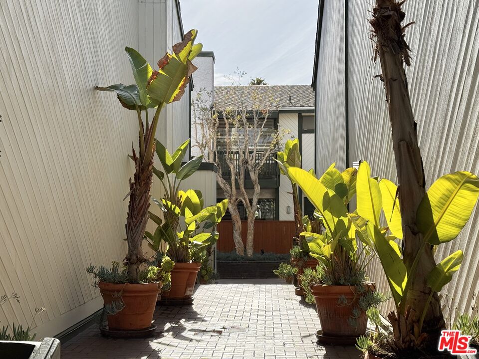 840 20th St Unit: 16