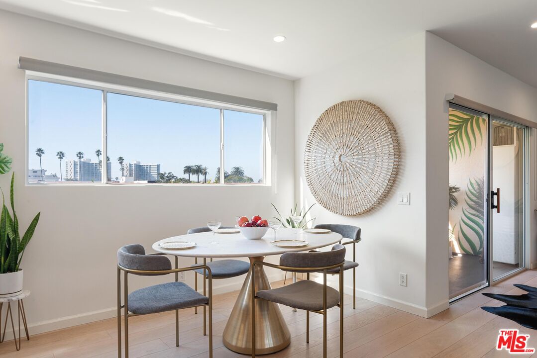 446 San Vicente Blvd Unit: 305