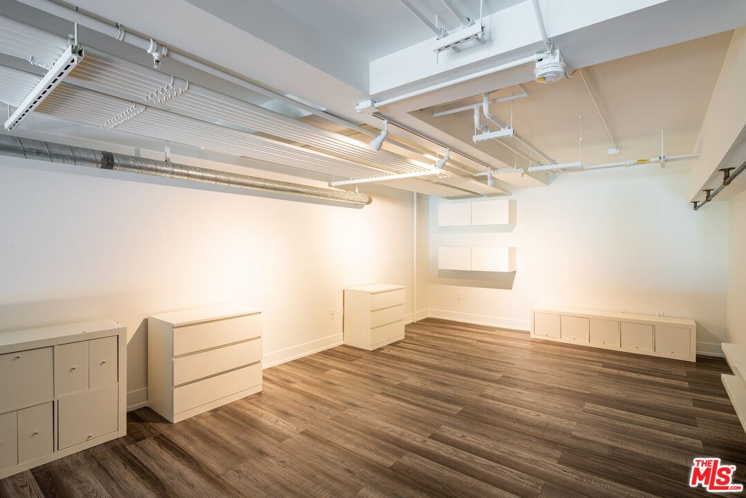 120 S Hewitt St Unit: 4