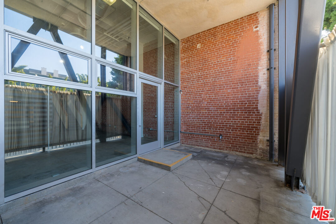 120 S Hewitt St Unit: 4