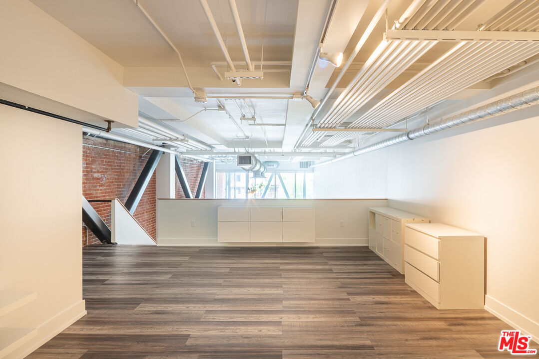 120 S Hewitt St Unit: 4