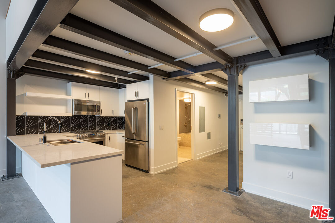 120 S Hewitt St Unit: 4