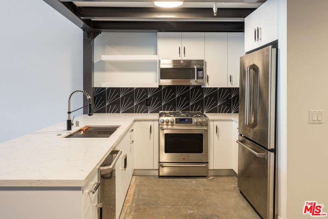 120 S Hewitt St Unit: 4