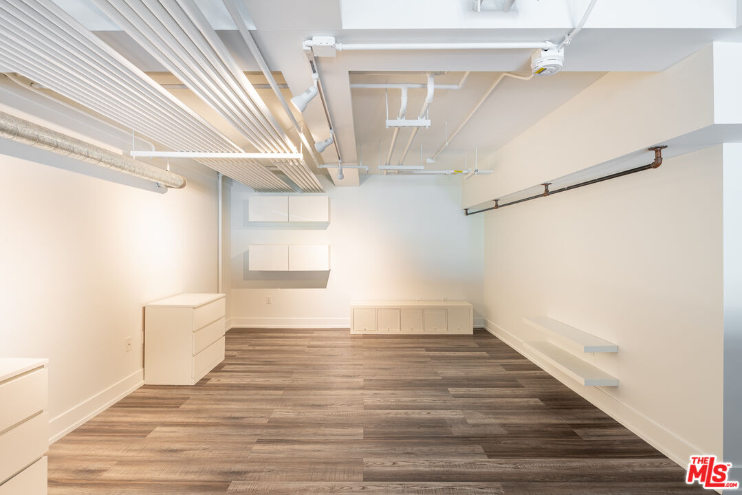 120 S Hewitt St Unit: 4