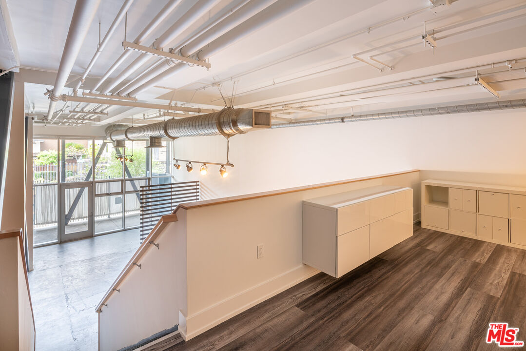 120 S Hewitt St Unit: 4