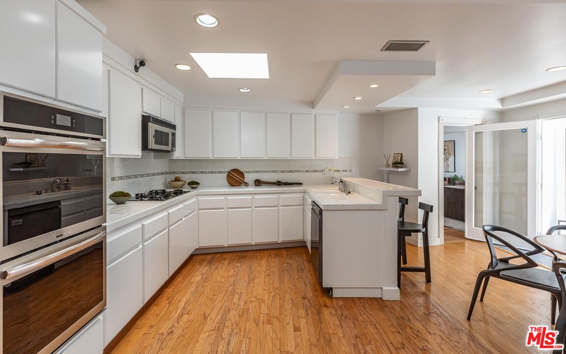 1501 Rising Glen Rd