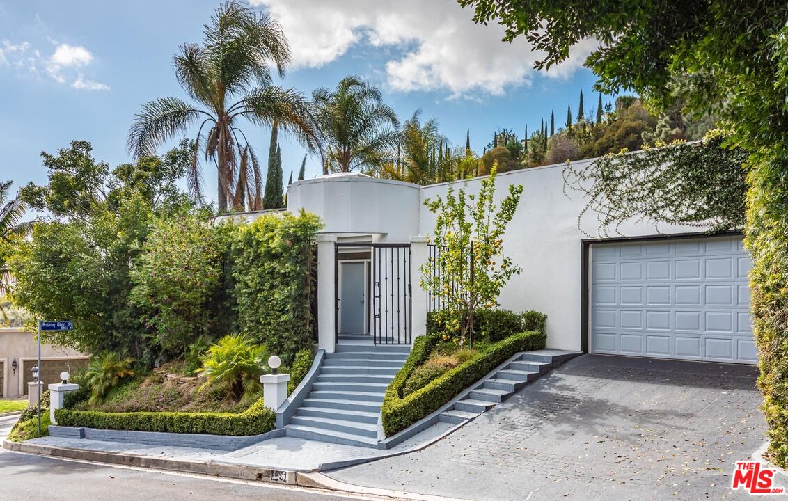1501 Rising Glen Rd