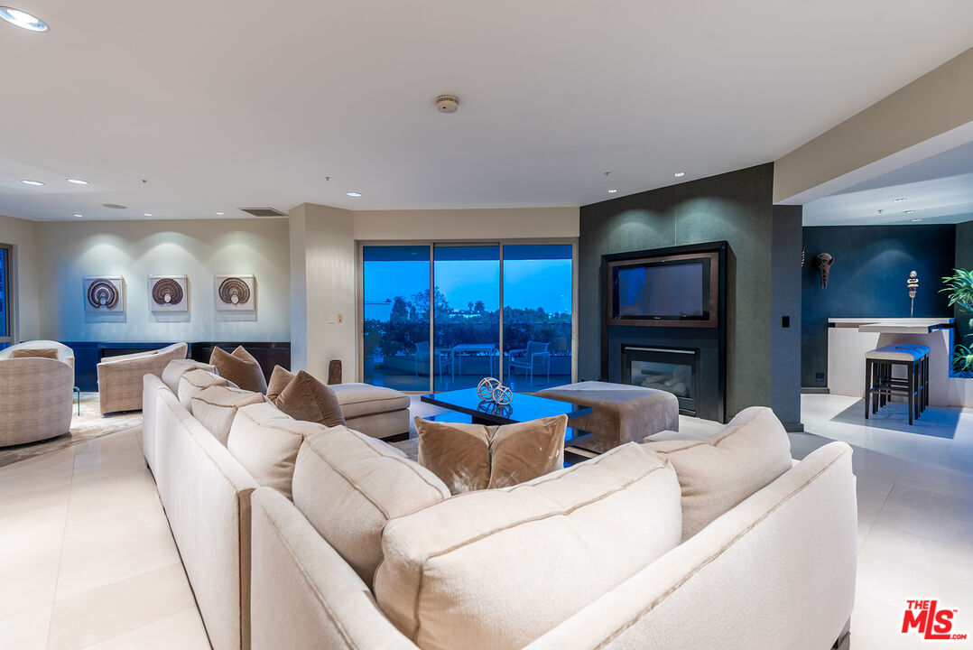 10490 Wilshire Blvd Unit: 604