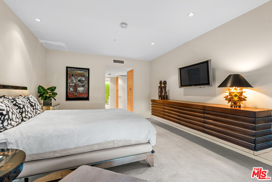 10490 Wilshire Blvd Unit: 604