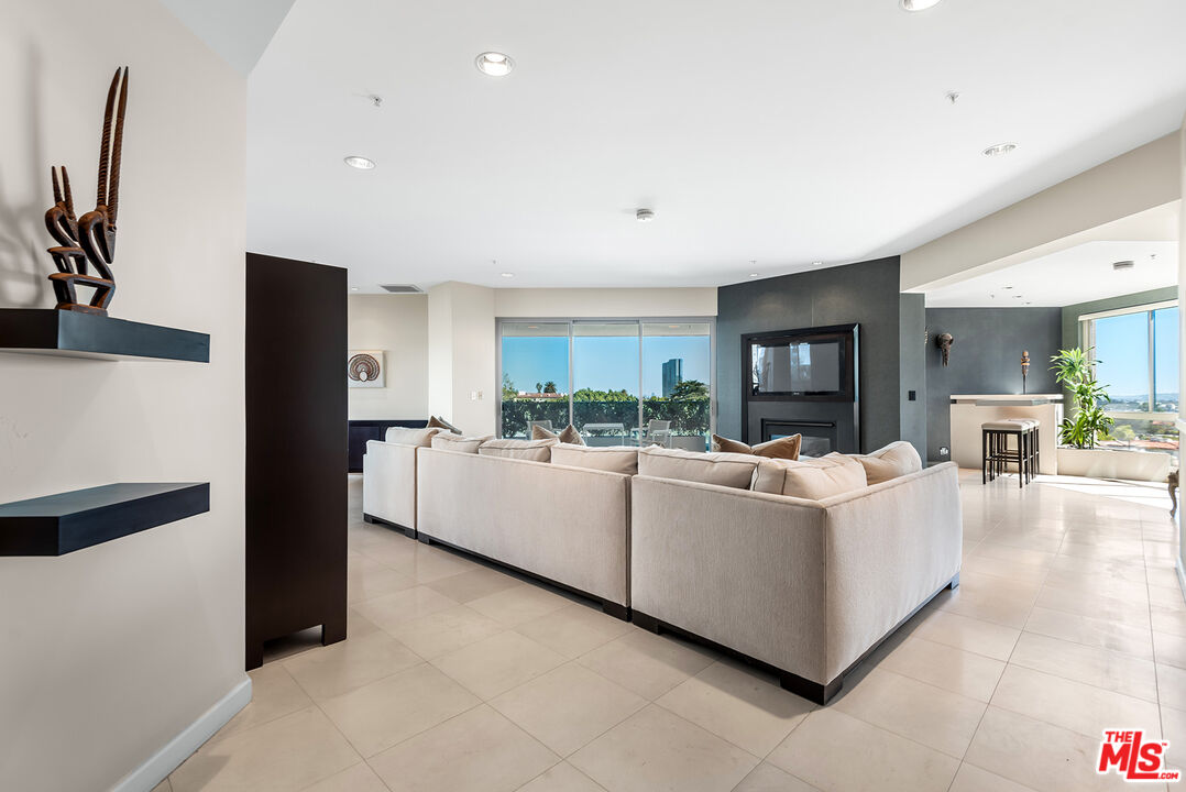 10490 Wilshire Blvd Unit: 604