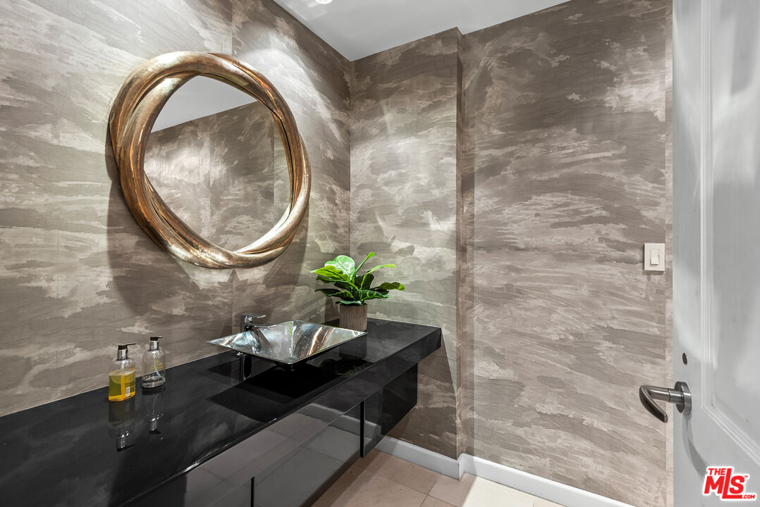 10490 Wilshire Blvd Unit: 604