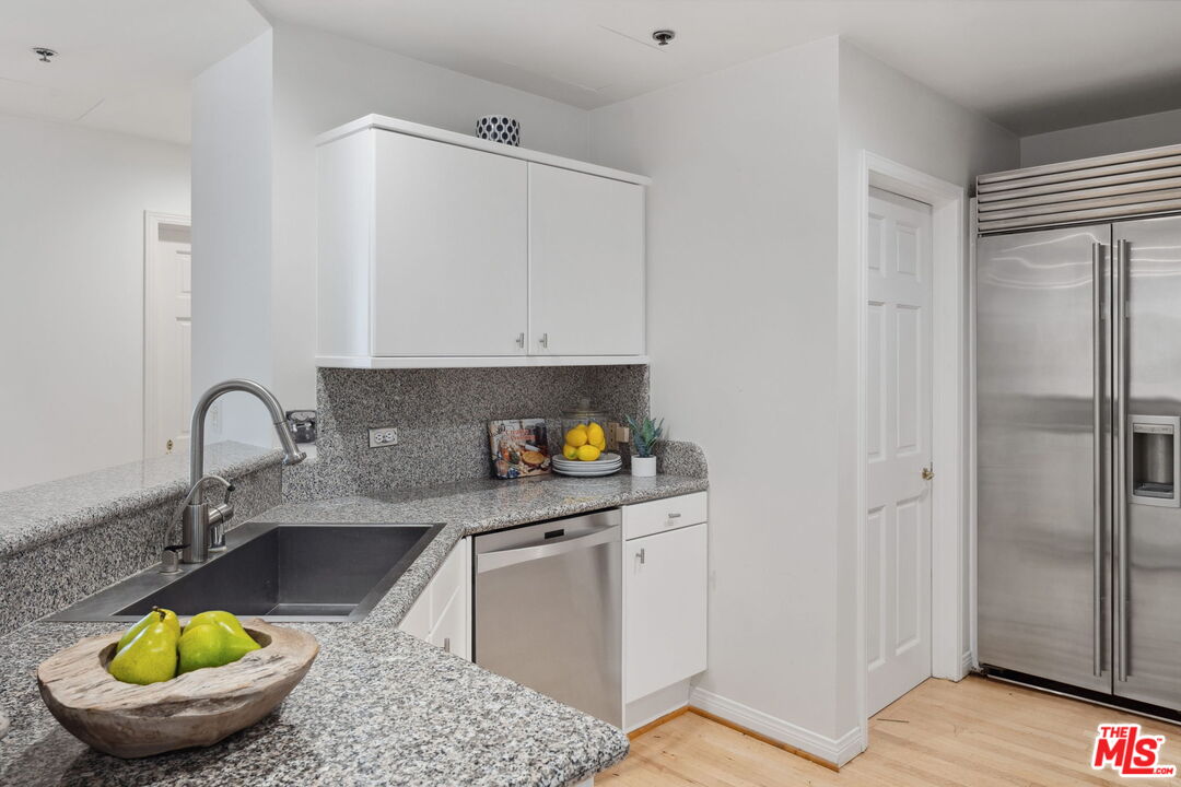 10724 Wilshire Blvd Unit: 1005