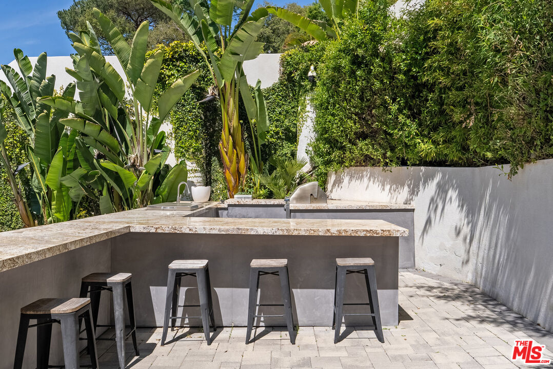 1750 N Beverly Glen Blvd