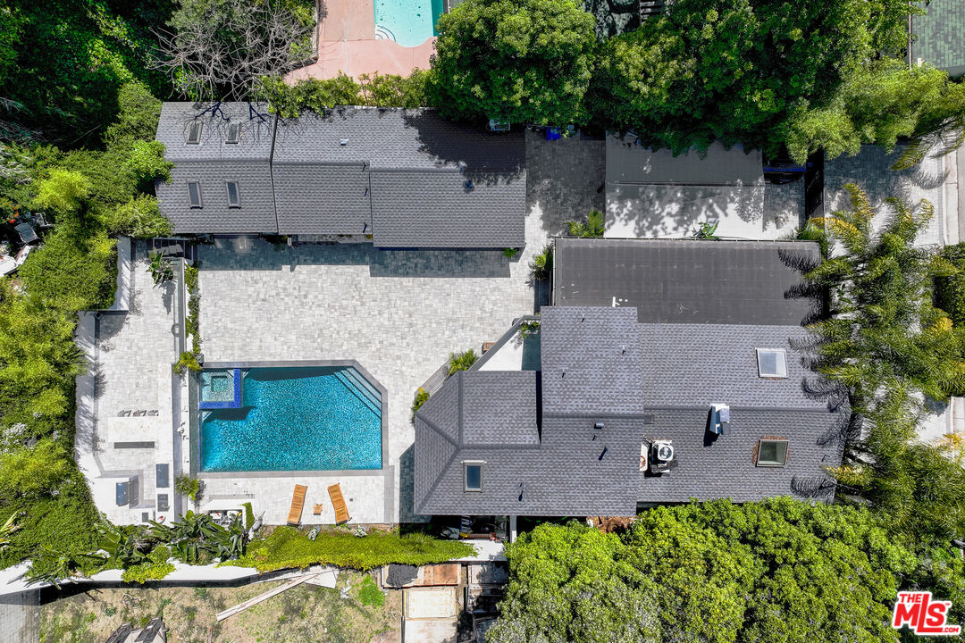 1750 N Beverly Glen Blvd