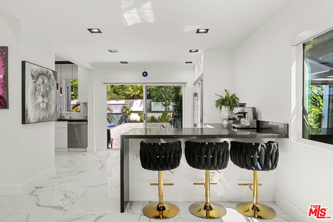 1750 N Beverly Glen Blvd