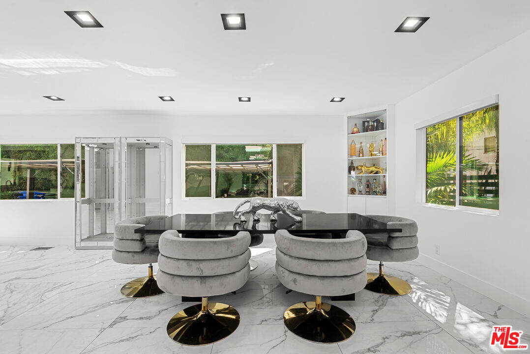 1750 N Beverly Glen Blvd