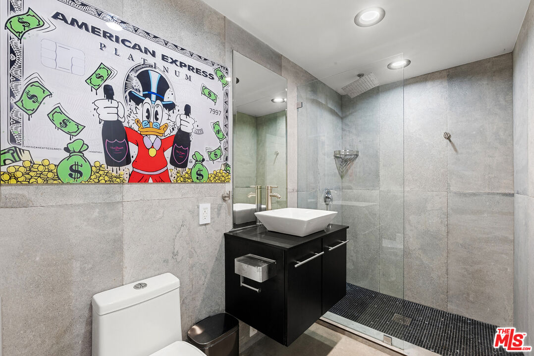 1750 N Beverly Glen Blvd