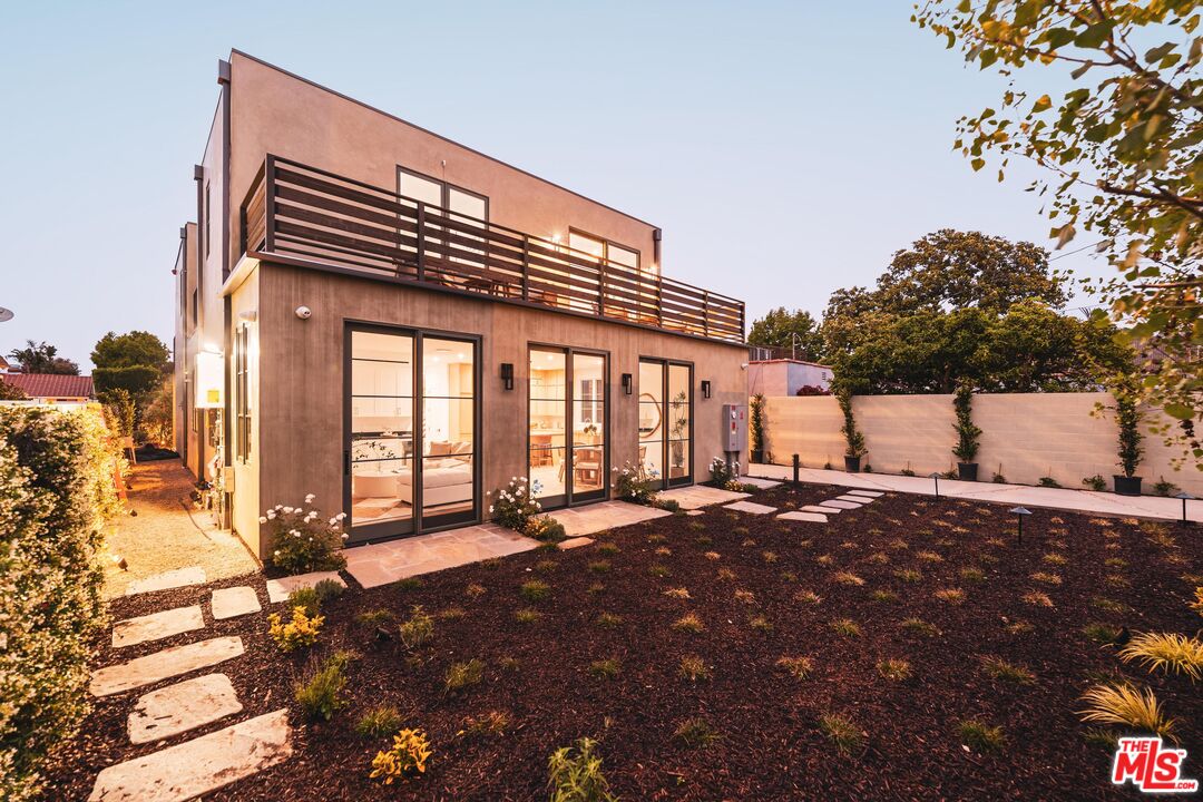 2114 Pier Ave
