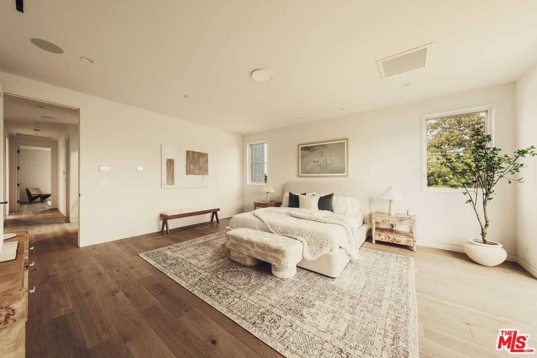 2114 Pier Ave