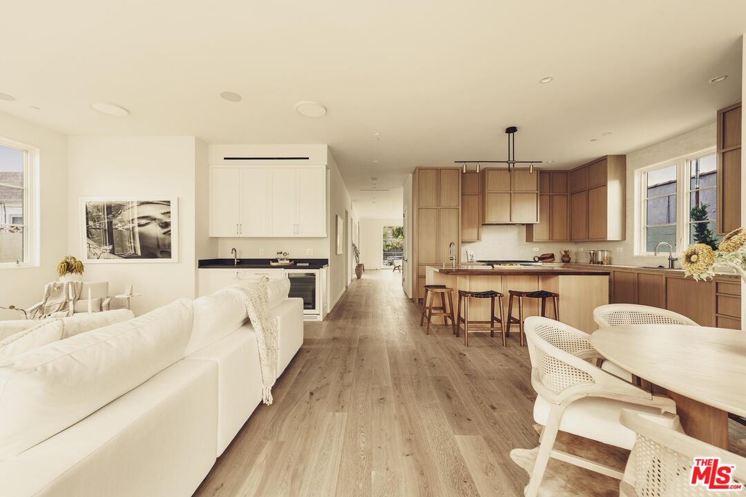 2114 Pier Ave