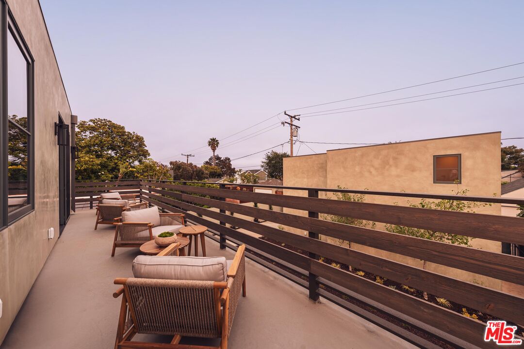 2114 Pier Ave