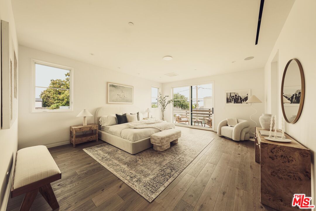 2114 Pier Ave