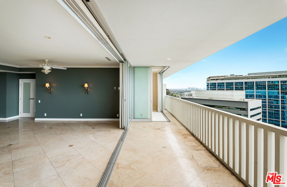 9255 Doheny Rd Unit: 1104