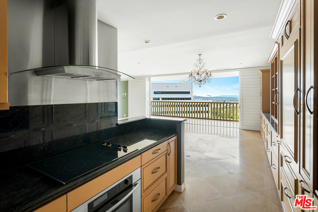 9255 Doheny Rd Unit: 1104