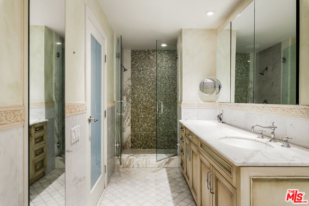 9255 Doheny Rd Unit: 1104