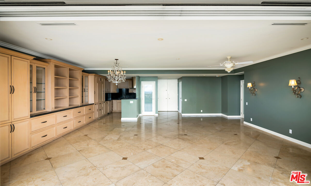 9255 Doheny Rd Unit: 1104