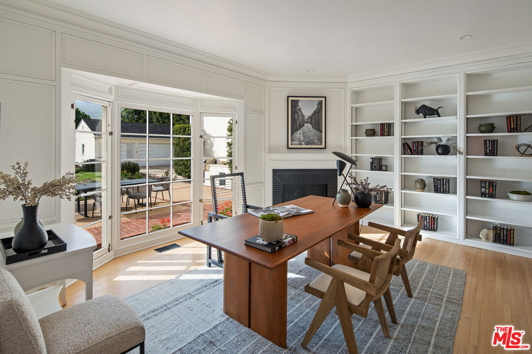 625 N Sierra Dr
