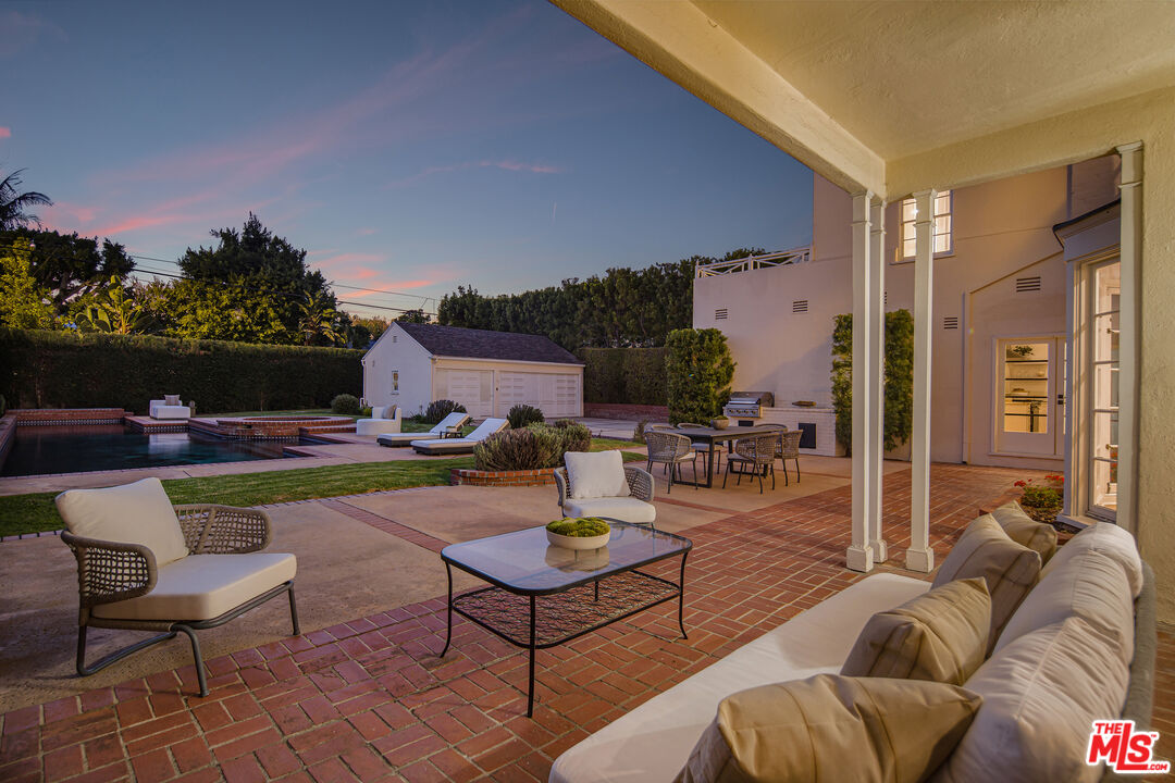 625 N Sierra Dr