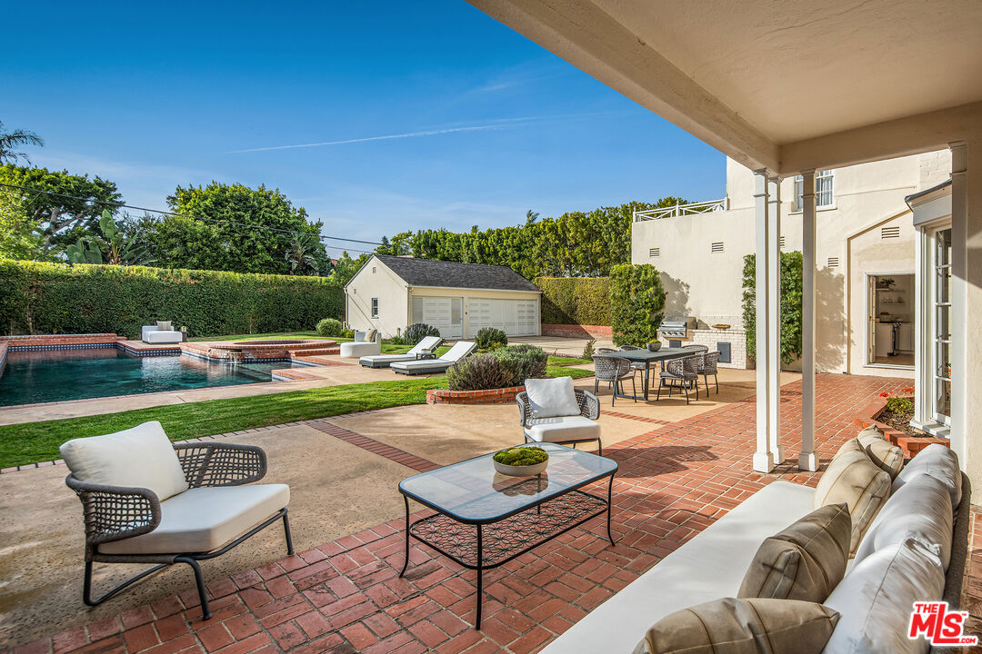 625 N Sierra Dr